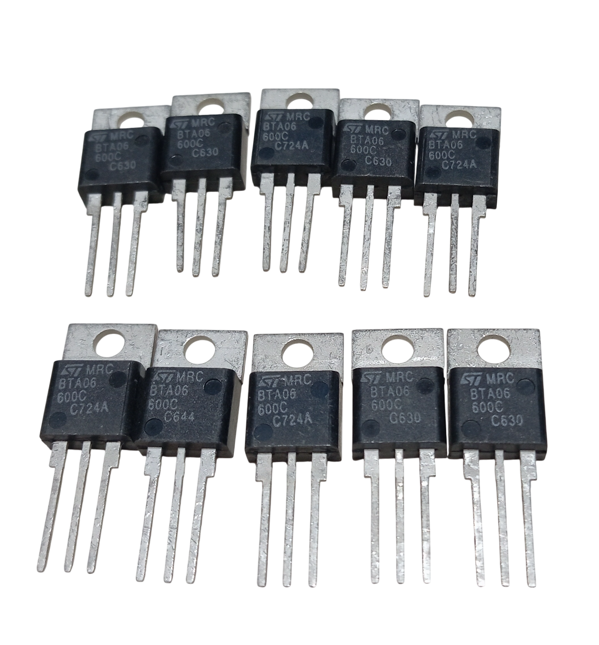 10 Adet BTA06-600C 6A 600V TO-220 Triyak